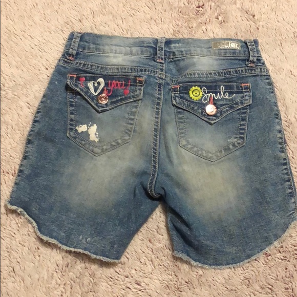 2 pair of girls shorts - Picture 3 of 7